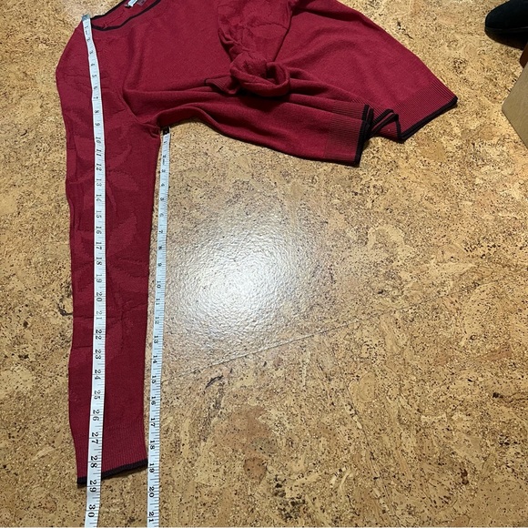 Smartwool Wm’s Edgewood Crew Pomegranate Heather Textured Floral Sleeve Sweater - Picture 12 of 13